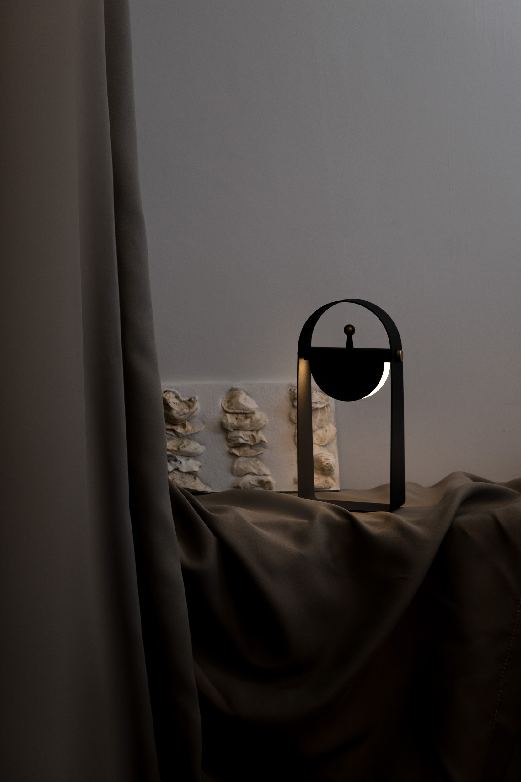 Night light，Touch adjustment，Handle，the moon and the stars，