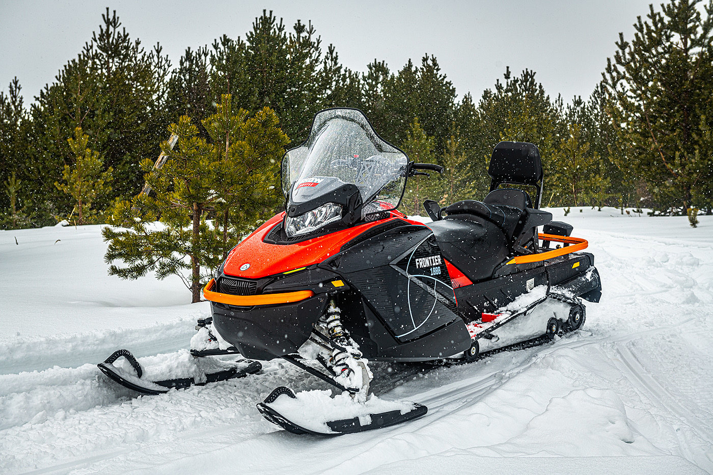 motorcycle，Snowmobile，vehicle，product，industrial design，