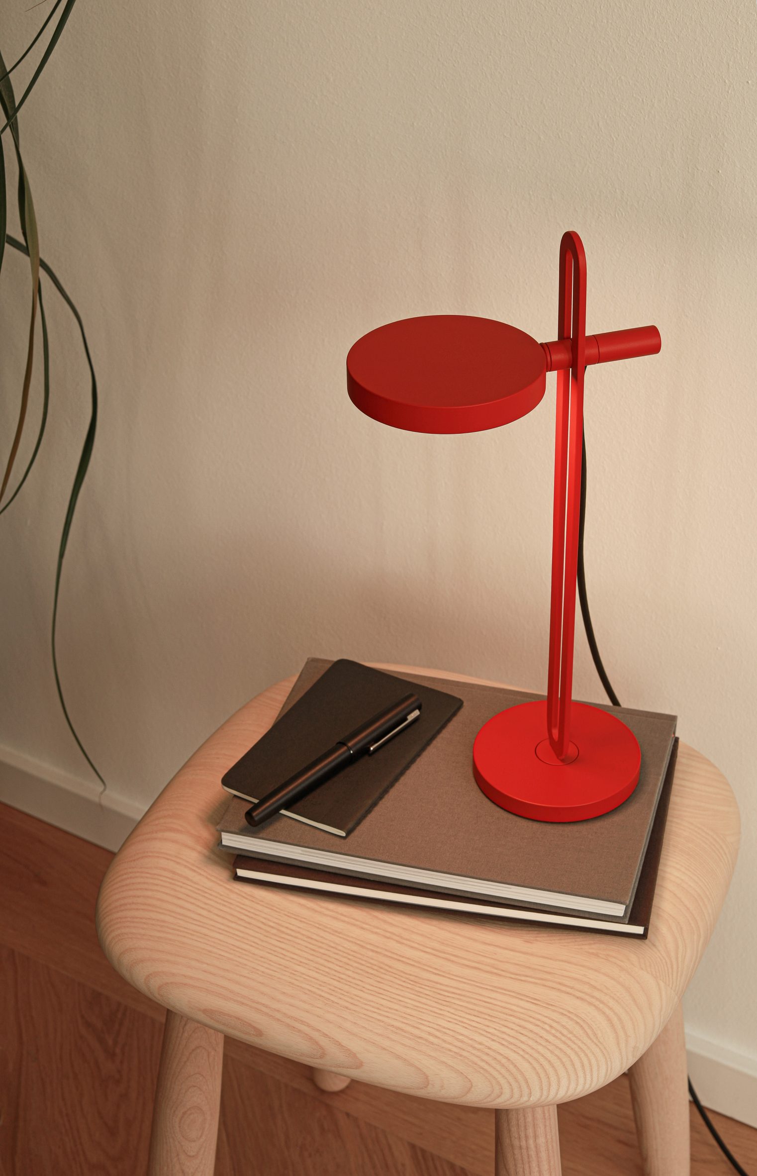 lamps and lanterns，Gesture control，Desk lamp，steel，aluminium，