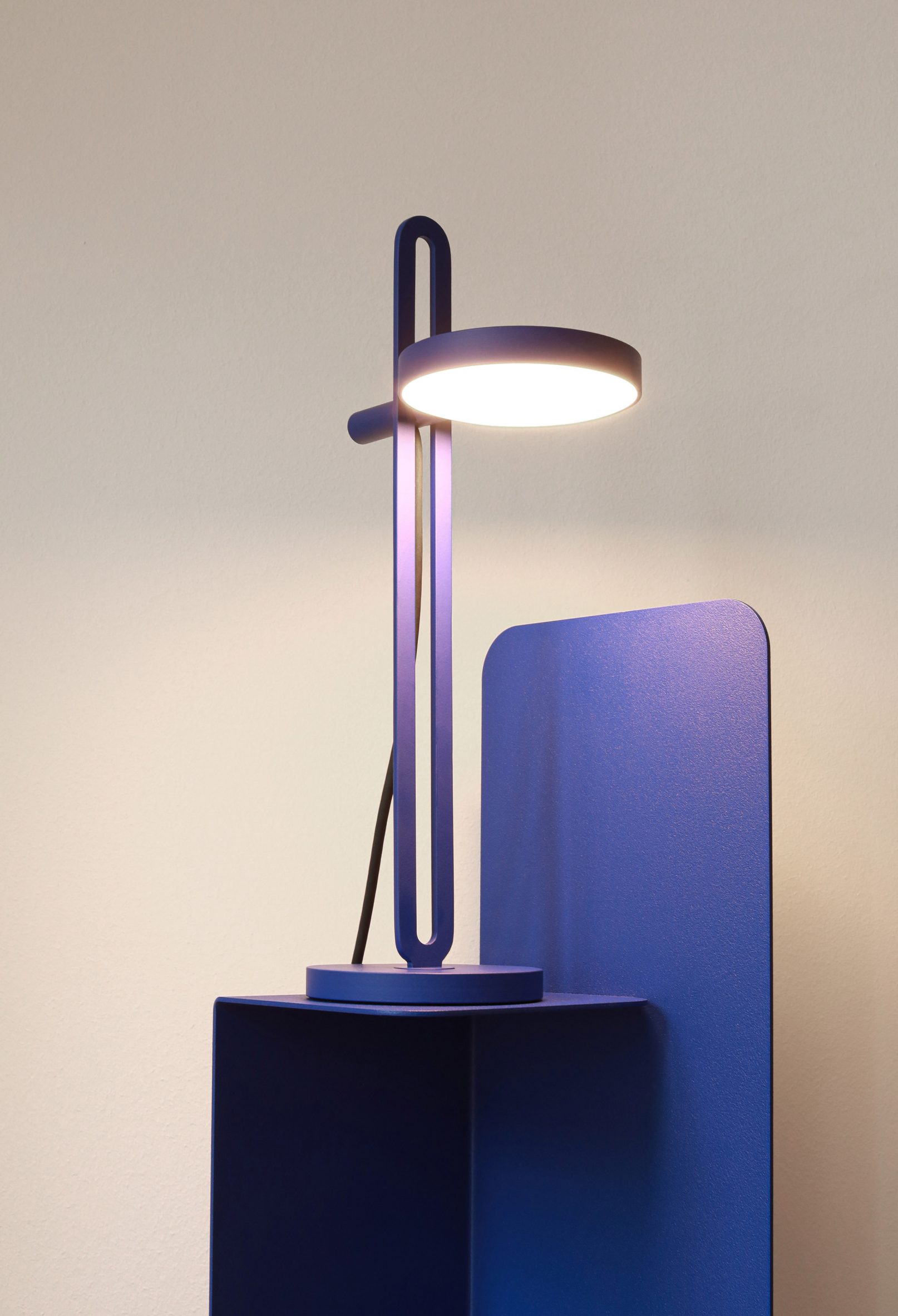 lamps and lanterns，Gesture control，Desk lamp，steel，aluminium，