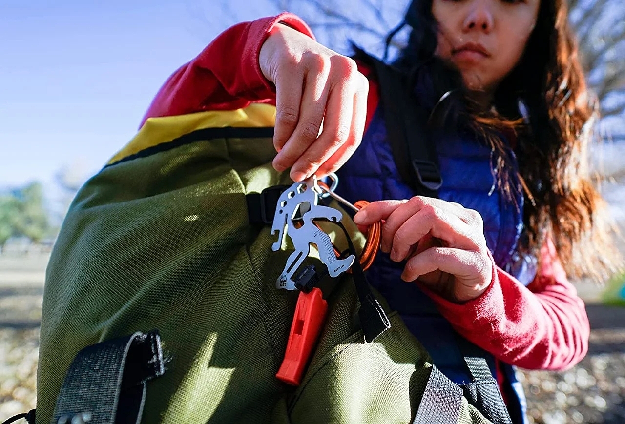 tool，Design，tool，multi-function，Sasquatch Tool，outdoors，