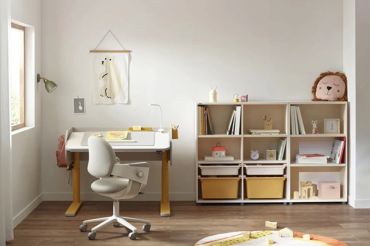 desk，Adjustable height，If design award，children，