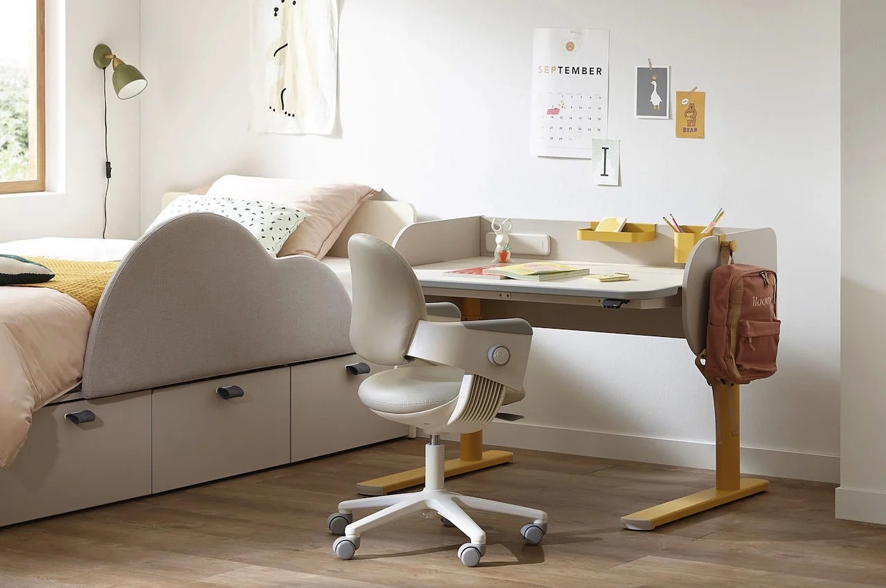 desk，Adjustable height，If design award，children，