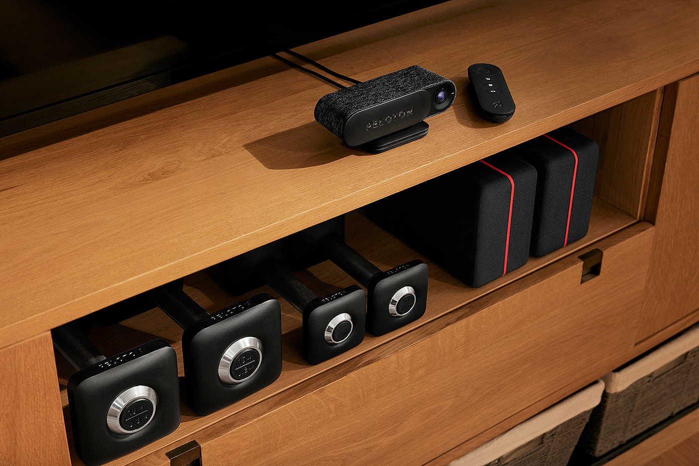 Peloton Guide，Bodybuilding，12 megapixels，Qualcom SOC，Voice control，