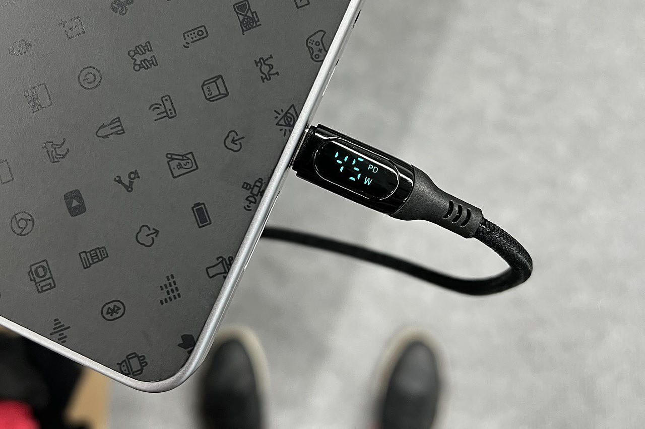 USB-C，Cable，intelligence，LED display，tool，
