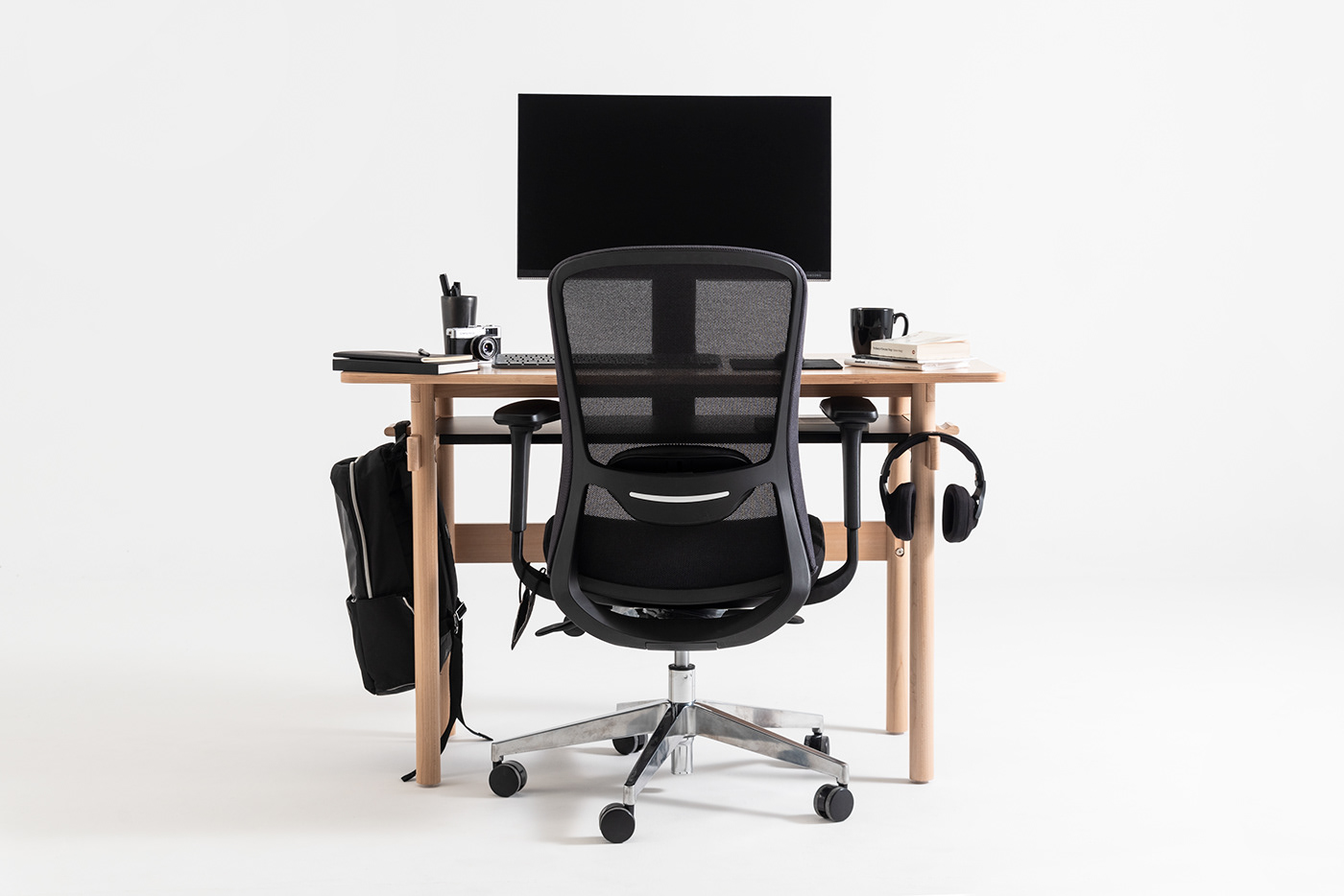 desk，to work in an office，Function table，