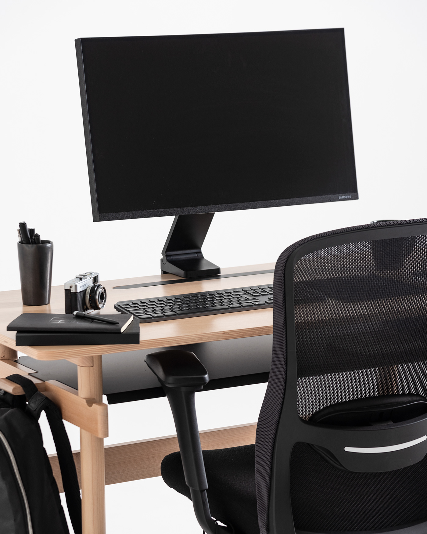 desk，to work in an office，Function table，