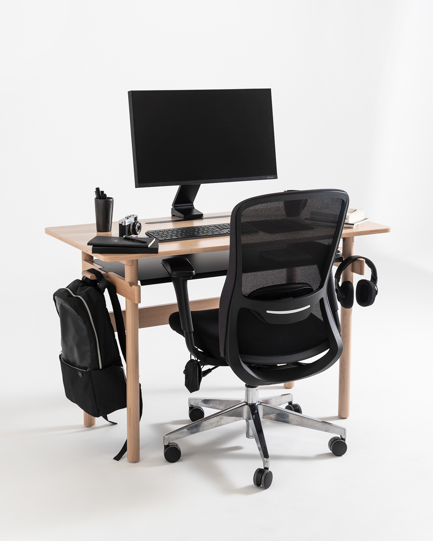 desk，to work in an office，Function table，