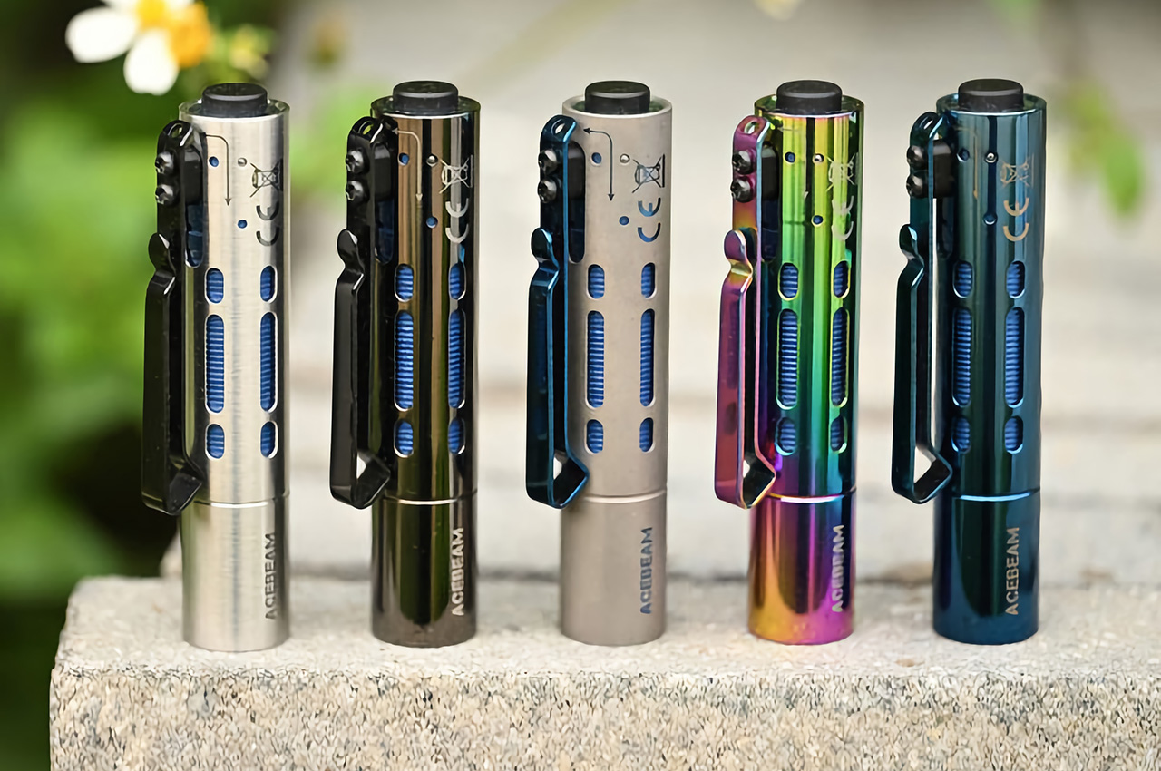 Flashlight，Battery，outdoors，