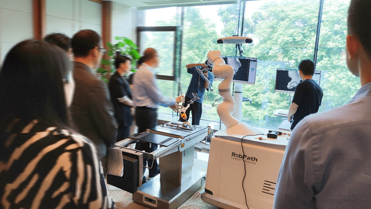 robot，medical apparatus and instruments，