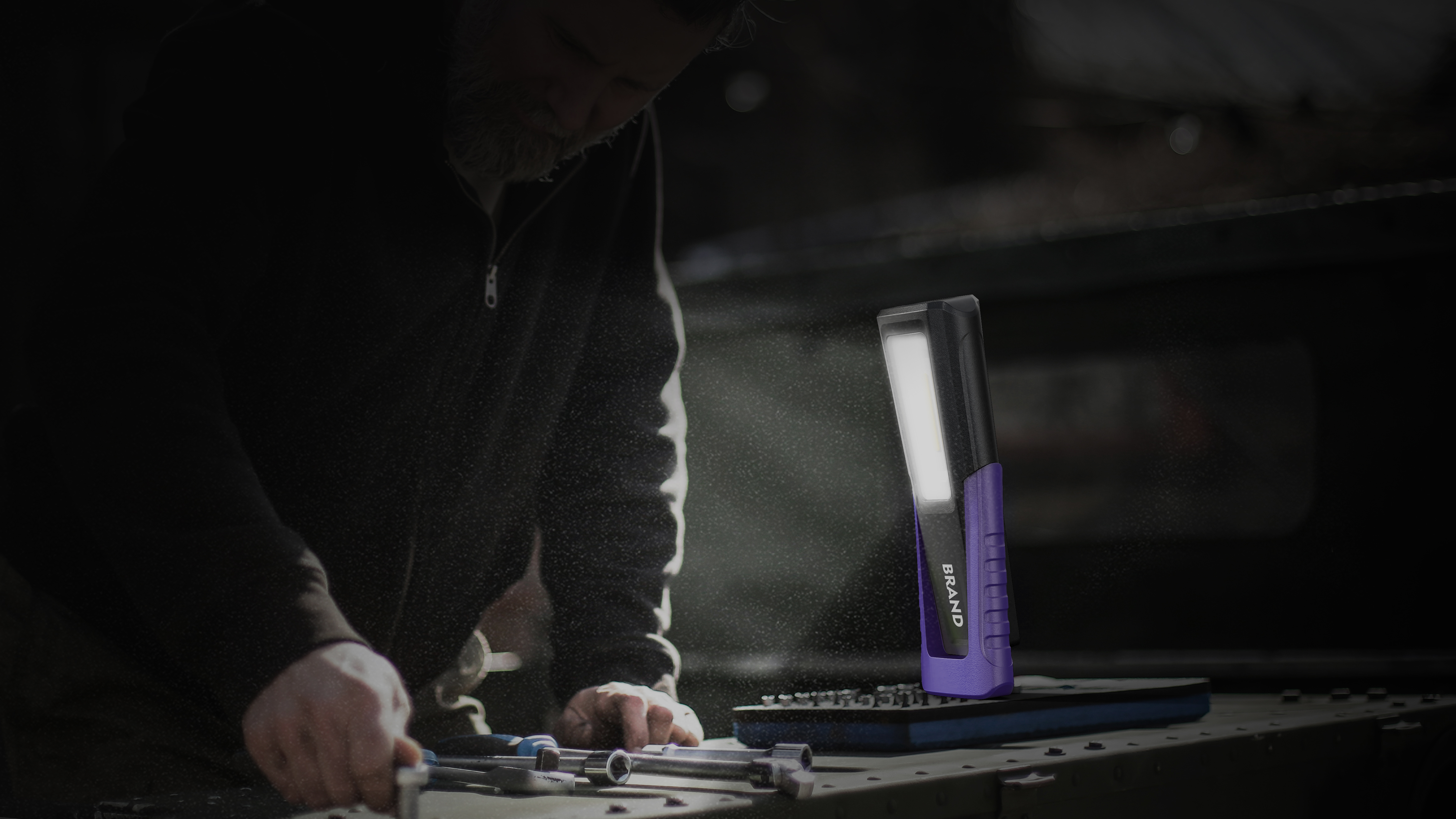 Work light，led，lighting，equipment，hold，tool，