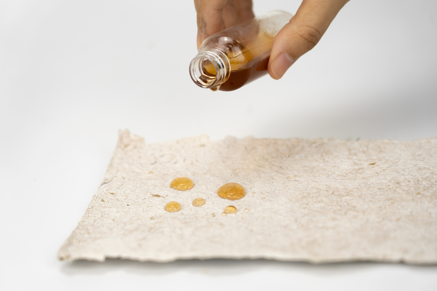 pulp，Traditional craft，Plant dye，Cinnamon，Environmental protection materials，Gradual change，