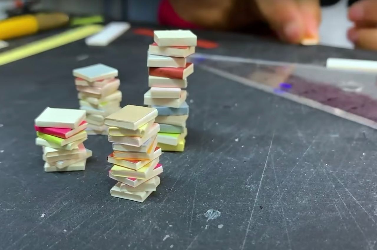 books，miniature，Artwork，Small Canned Art，