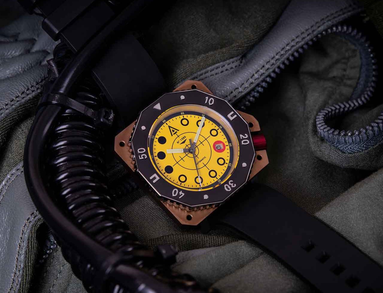 Wrist watch，watch，clock dial，