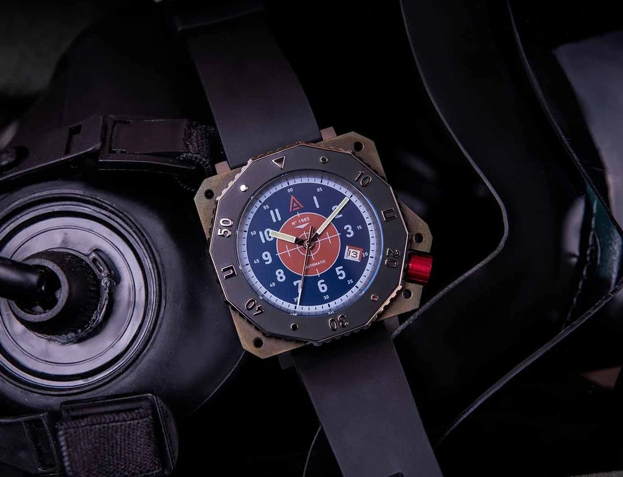 Wrist watch，watch，clock dial，