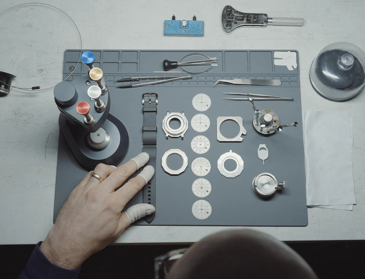 Wrist watch，watch，clock dial，