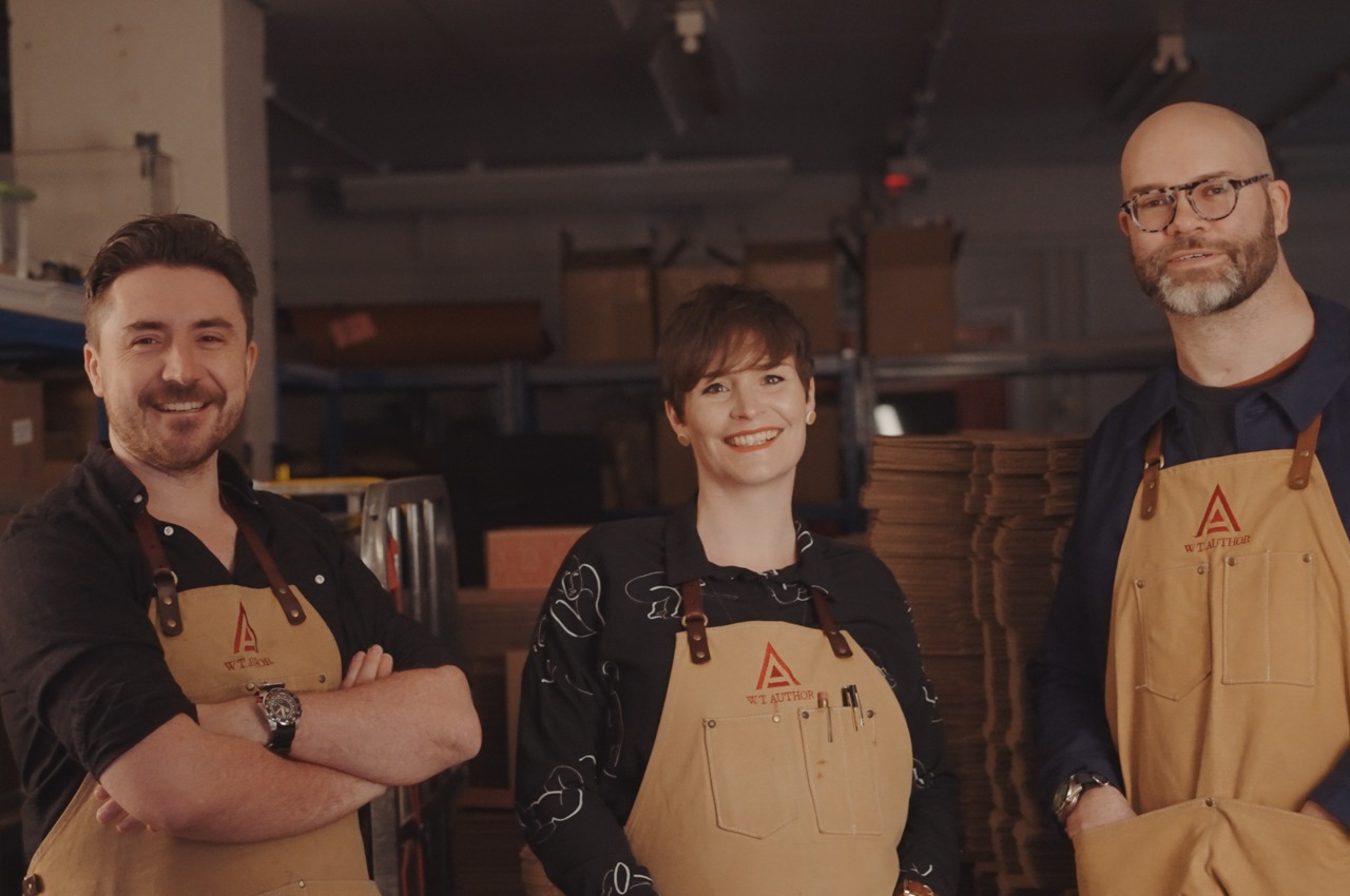 Wrist watch，watch，clock dial，