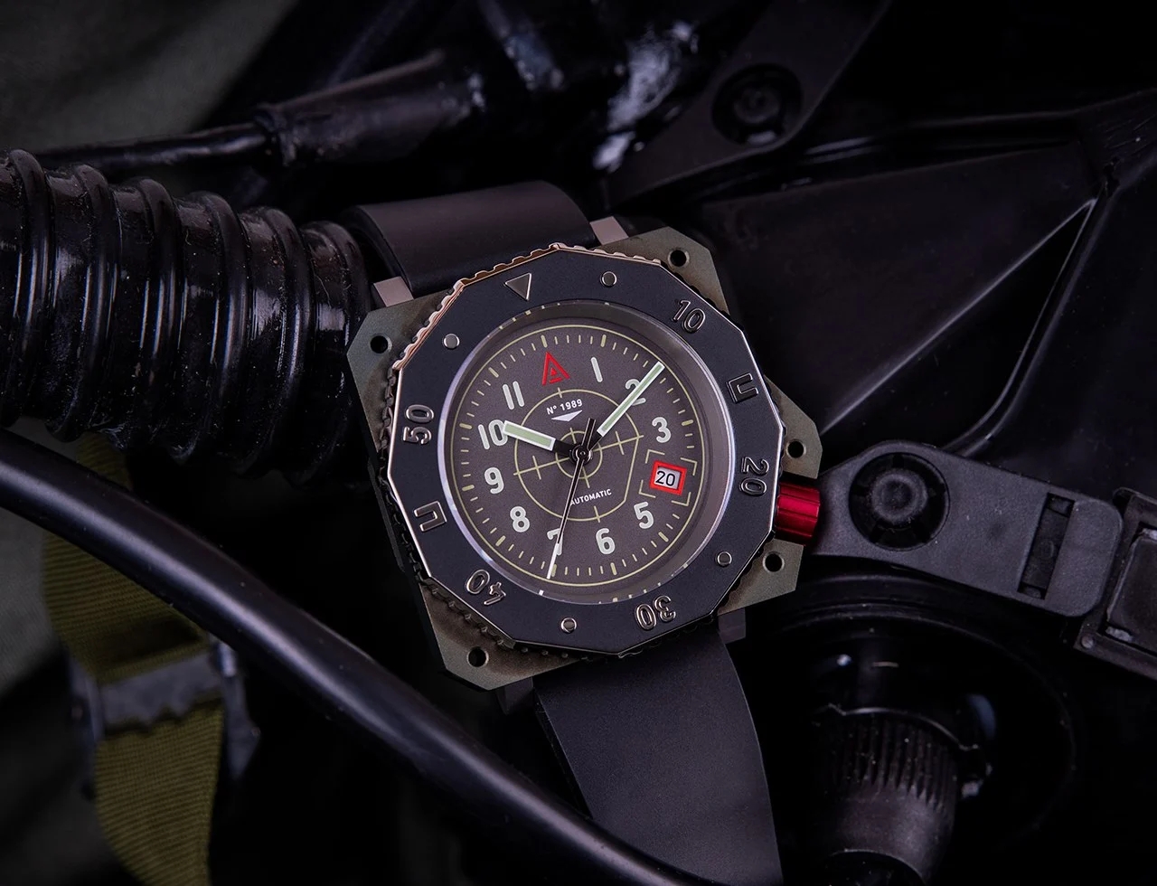 Wrist watch，watch，clock dial，