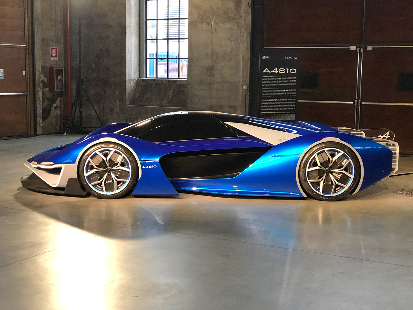 Sports car，Alpine，Hand drawn，Automobile design，