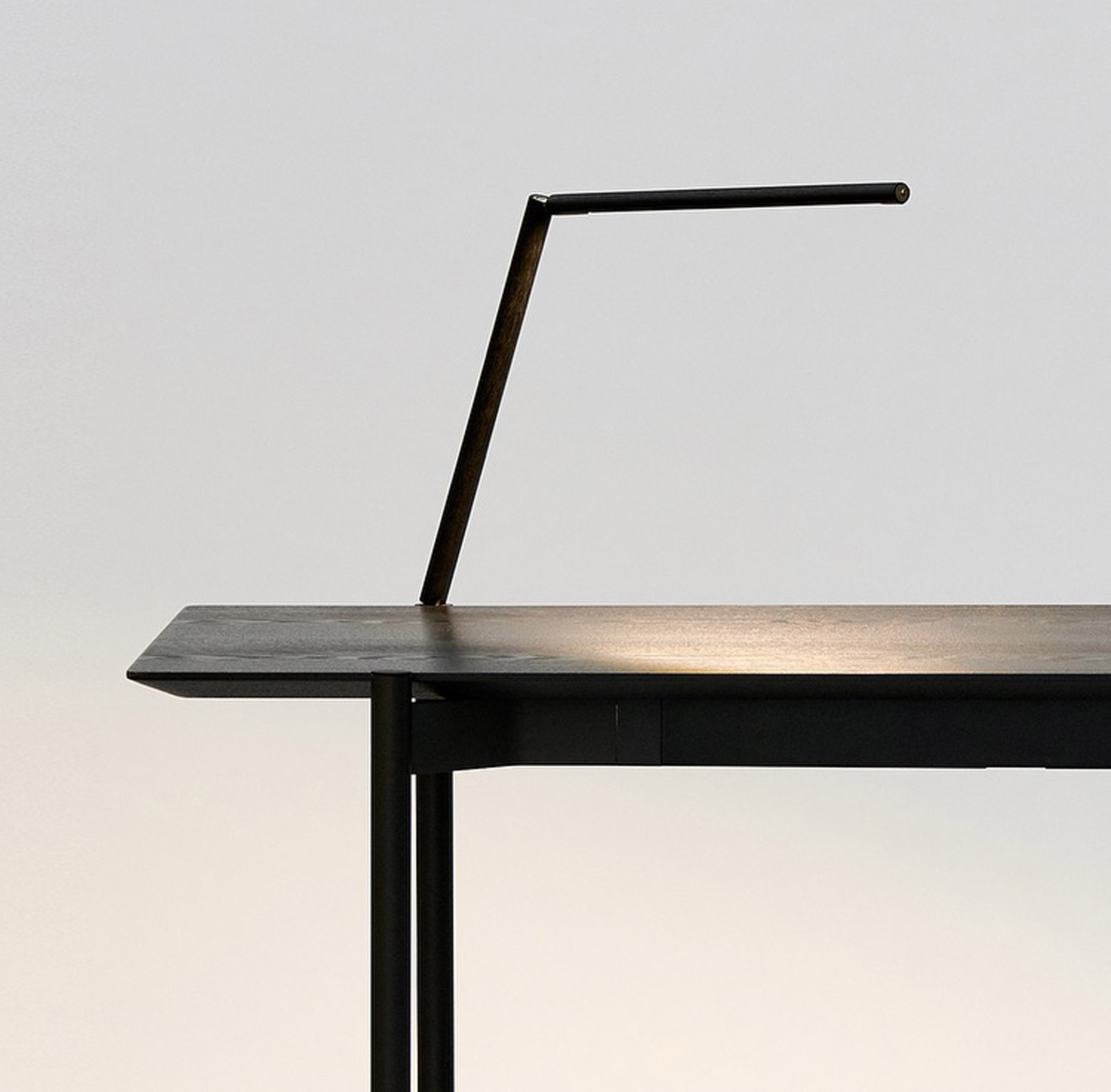 Eto，desk，desk，