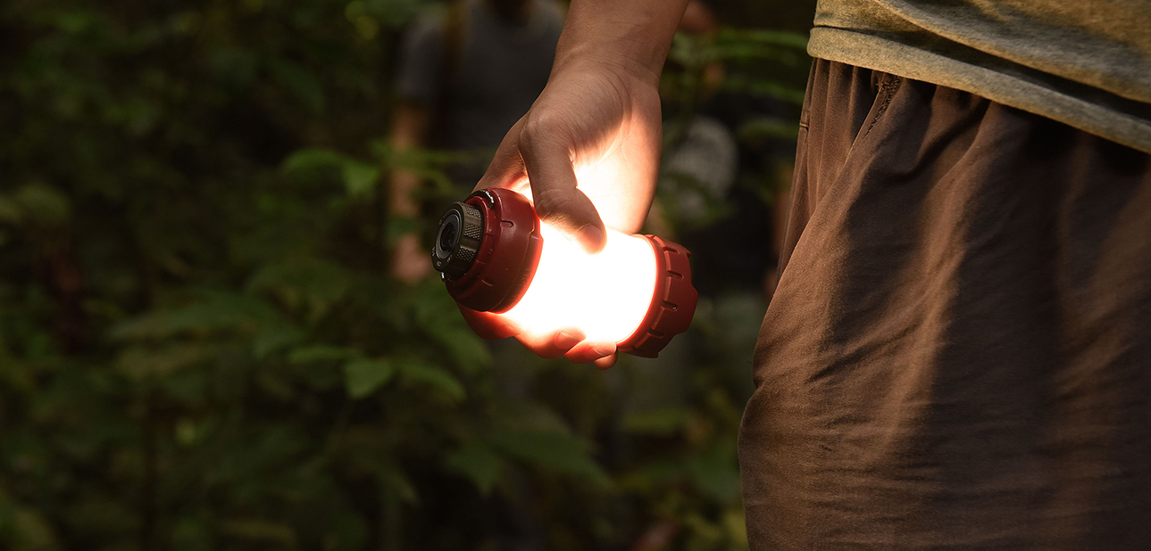 A professional camping lamp，