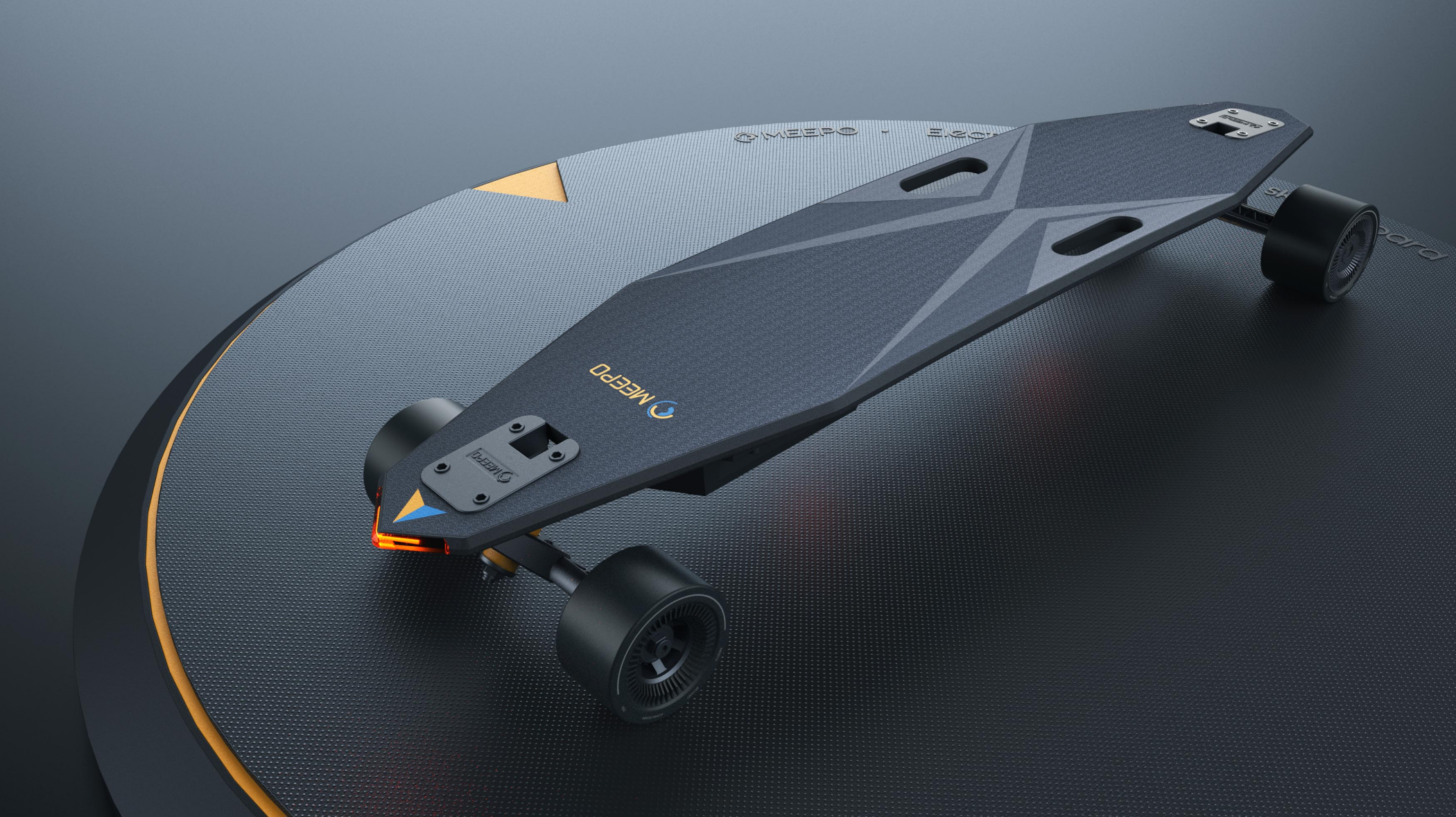 Four-wheel electric skateboard，Short-distance transportation tool，Skate，