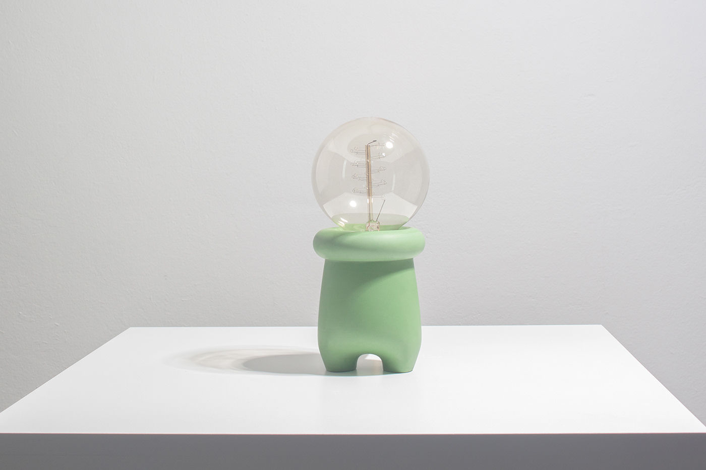 jeongchun Lee，Astronaut lamp，jesmonite，Space Man Lamp，