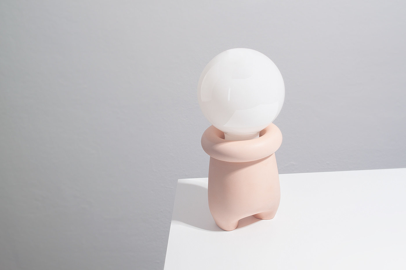 jeongchun Lee，Astronaut lamp，jesmonite，Space Man Lamp，