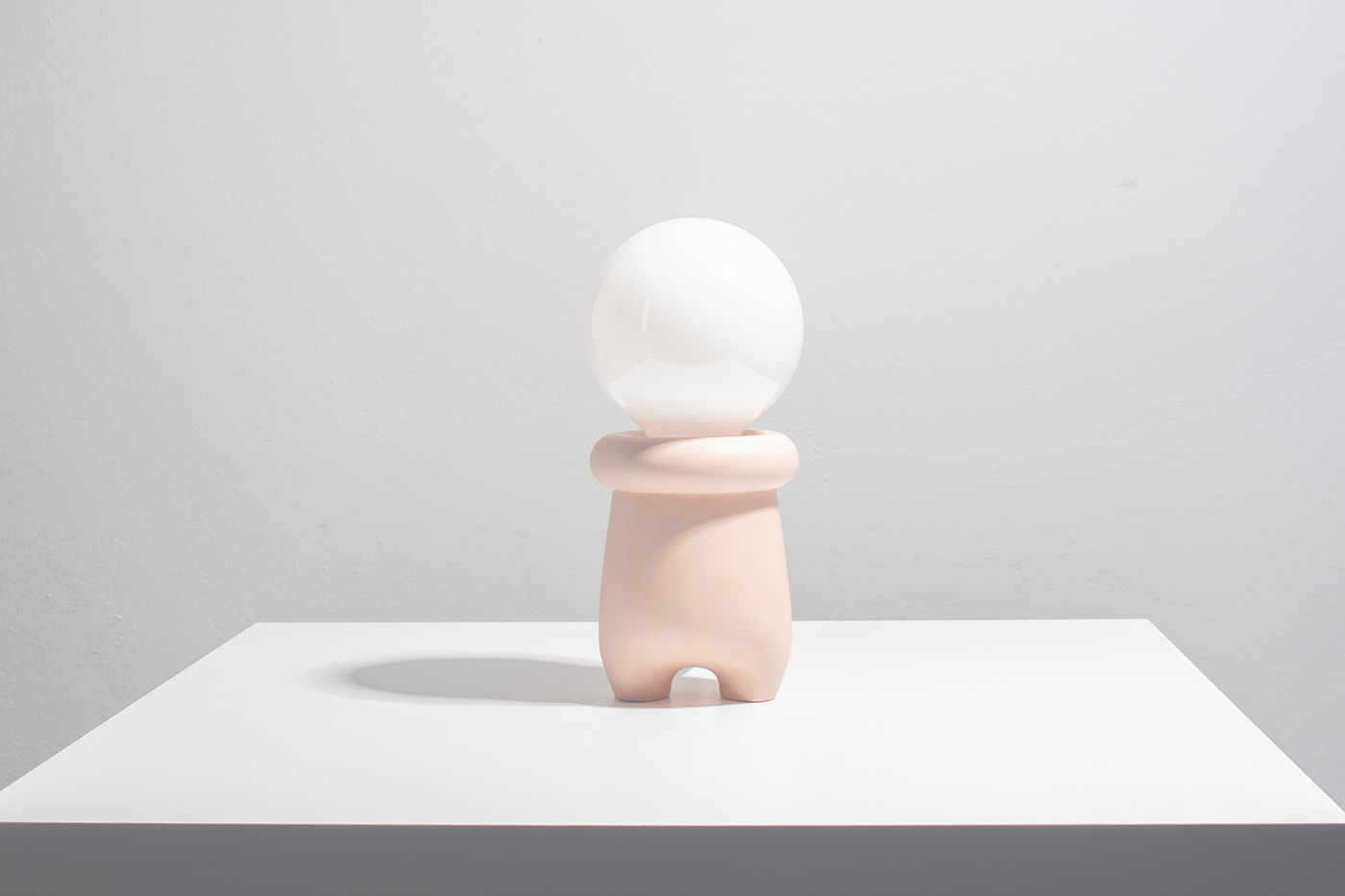 jeongchun Lee，Astronaut lamp，jesmonite，Space Man Lamp，