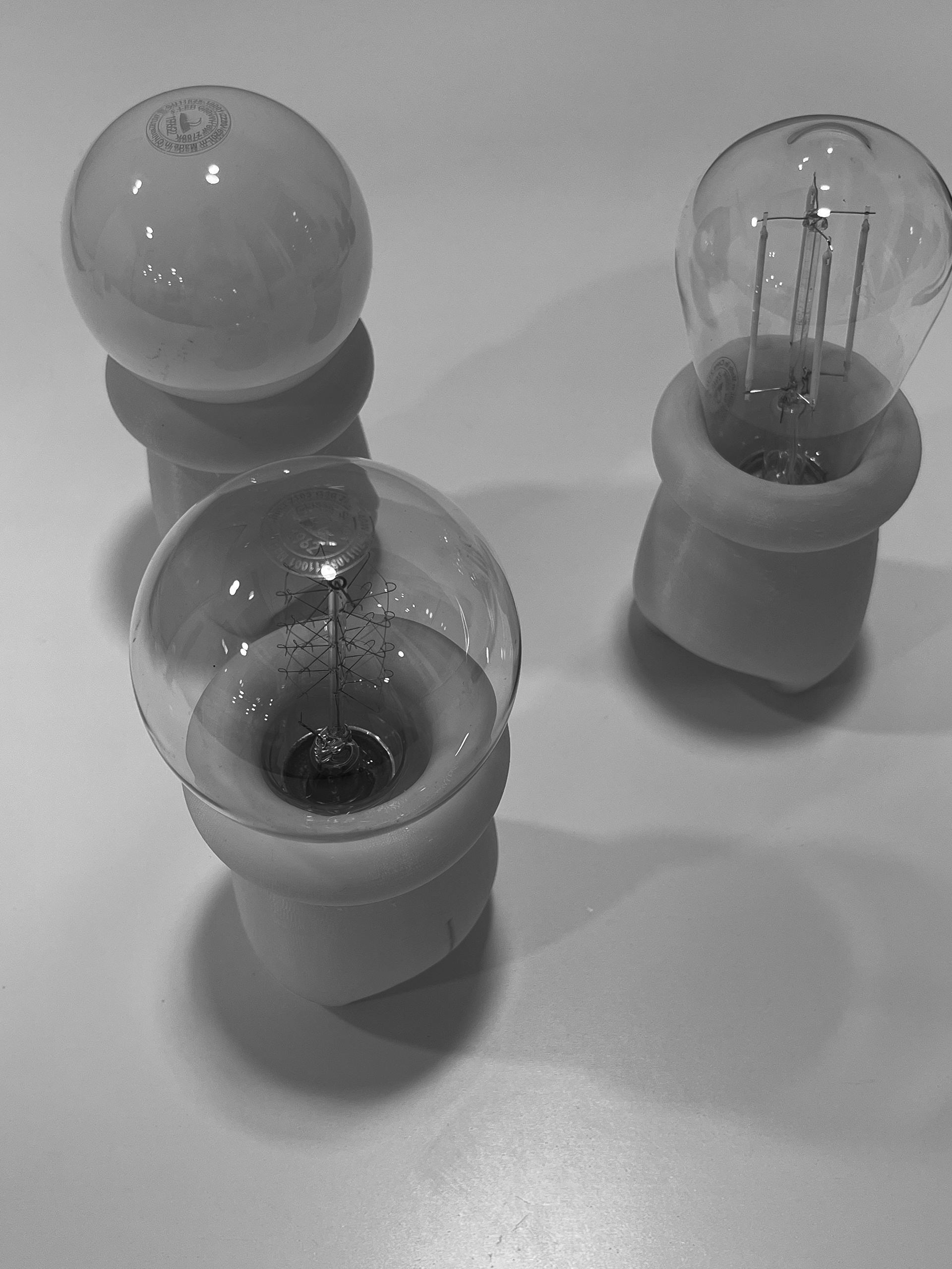 jeongchun Lee，Astronaut lamp，jesmonite，Space Man Lamp，