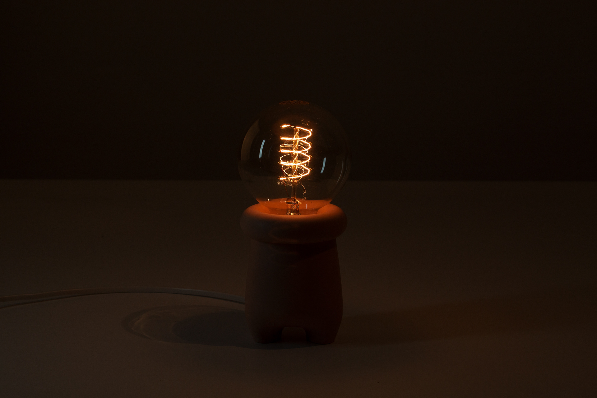 jeongchun Lee，Astronaut lamp，jesmonite，Space Man Lamp，