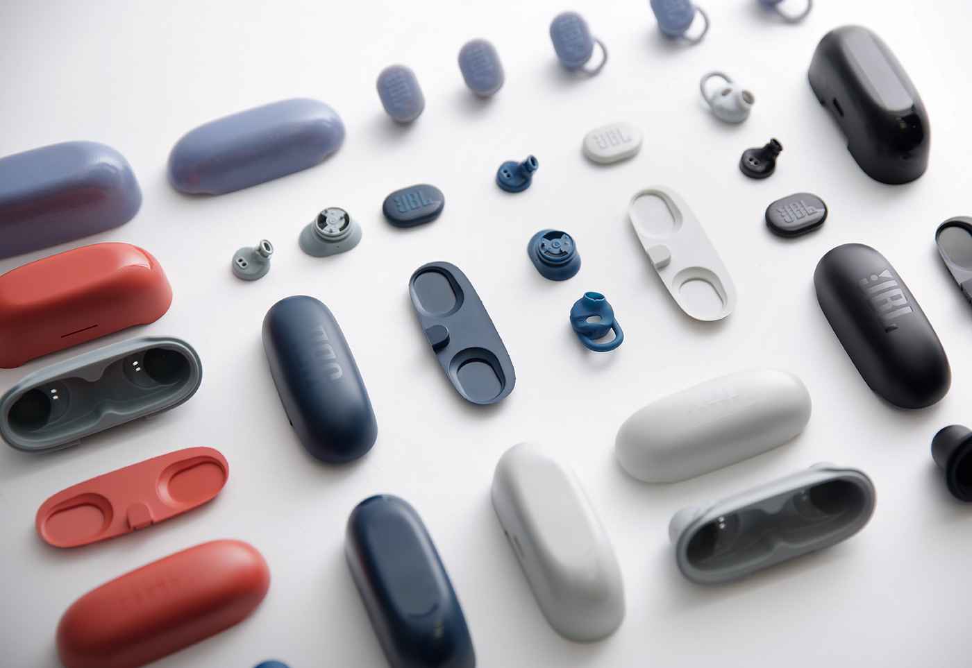 reddot winner 2022，jbl，Earphone design，product design，Ergonomics，Portability，2022 red dot award works，