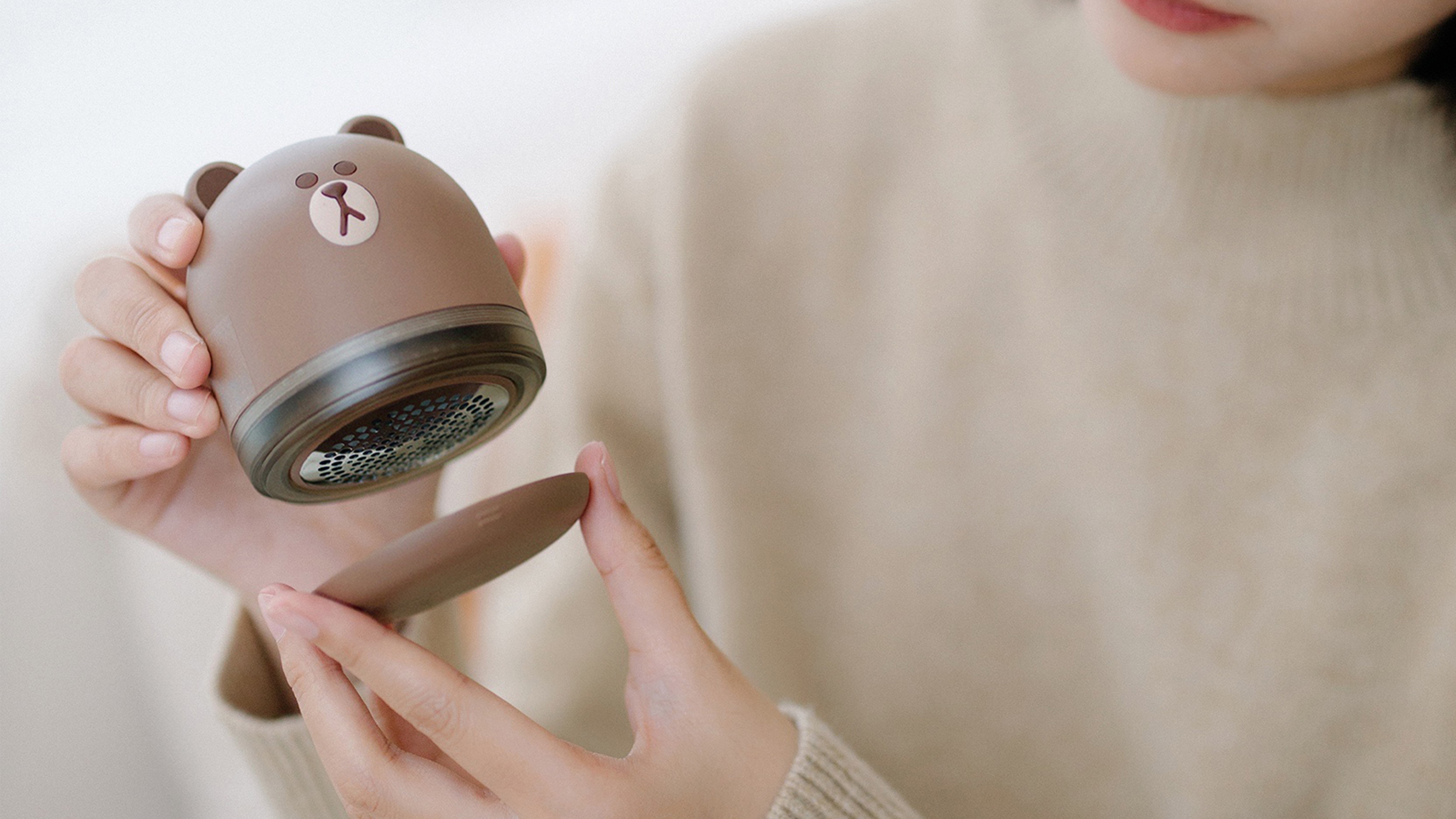 Brown bear，lovely，Hair remover，