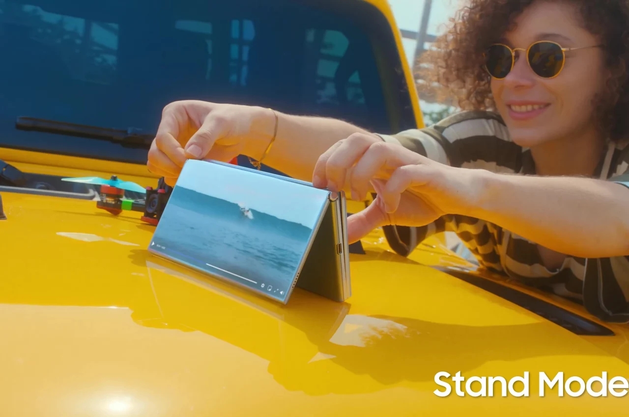 monitor，Samsung，Foldable，product design，Foldable screen，Samsung mobile phone，tablet PC，electronic product，