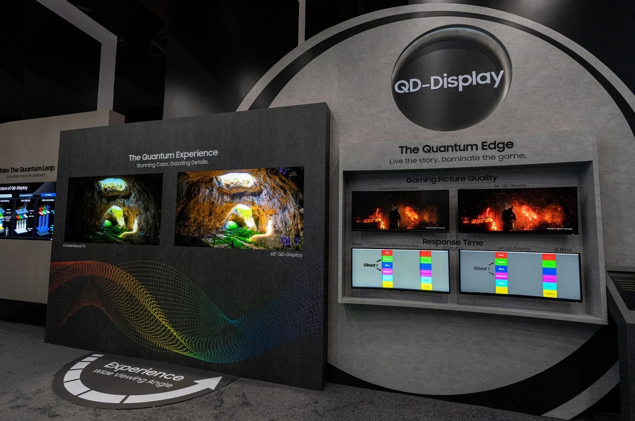 monitor，Samsung，Foldable，product design，Foldable screen，Samsung mobile phone，tablet PC，electronic product，