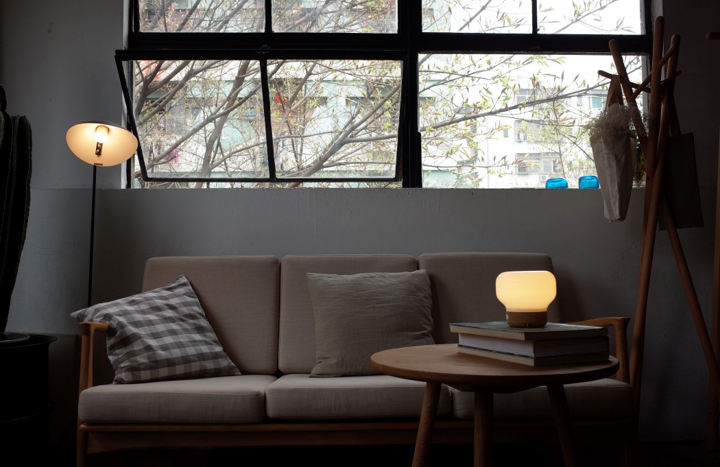 Lamp design，portable source，woodiness，Portable，SIZION，