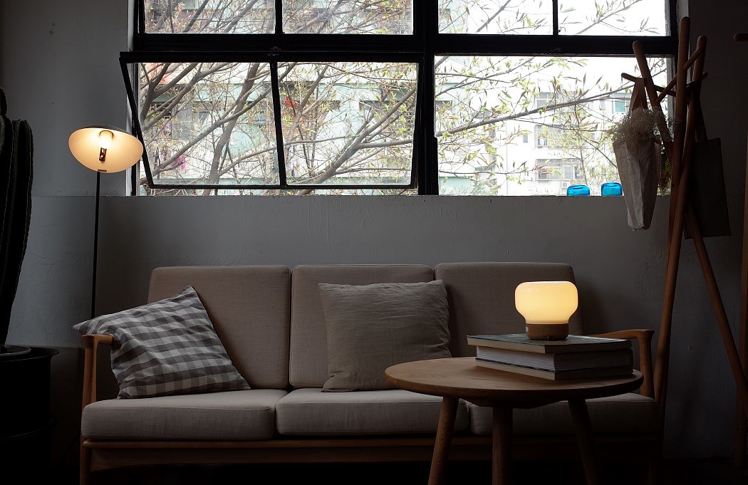 Lamp design，portable source，woodiness，Portable，SIZION，