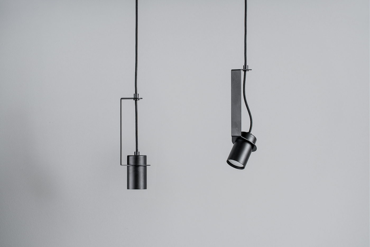 lamps and lanterns，Industrial wind，Minimalist，a chandelier，Solid color，