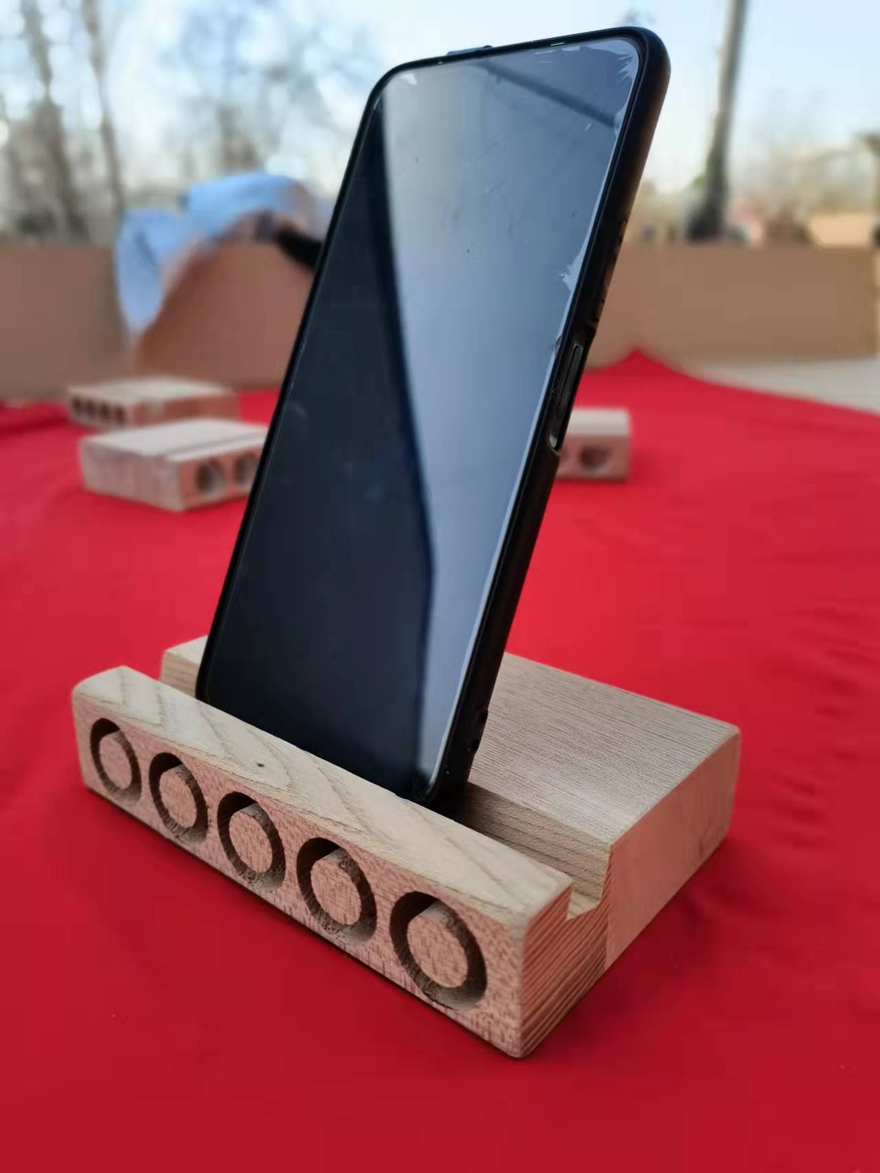 Original Design of Wooden Mobile Phone Amplifier，