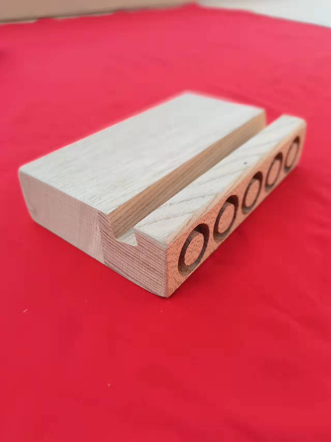 Original Design of Wooden Mobile Phone Amplifier，