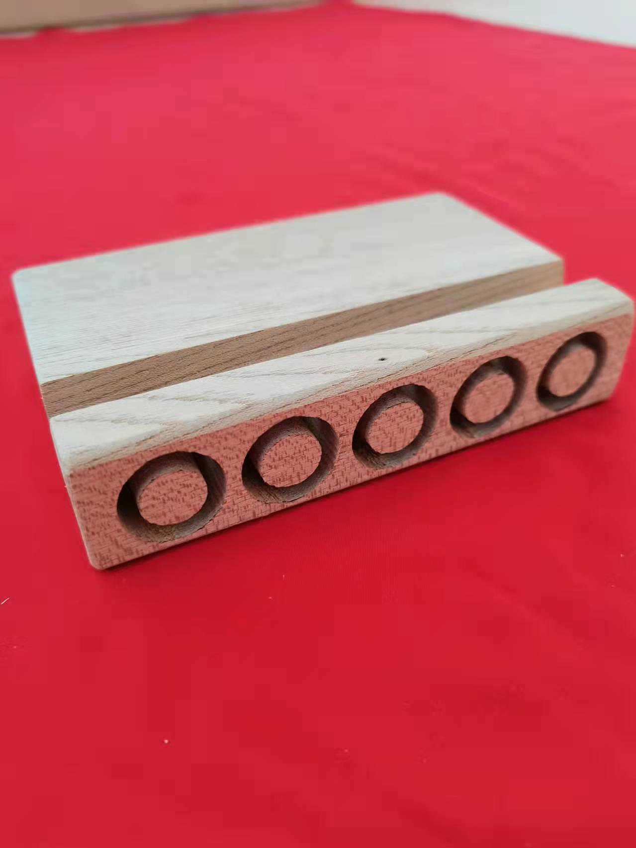 Original Design of Wooden Mobile Phone Amplifier，