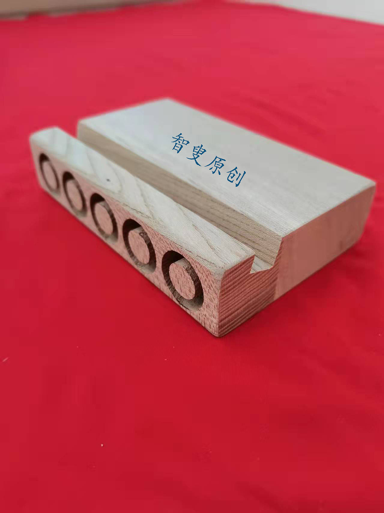 Original Design of Wooden Mobile Phone Amplifier，