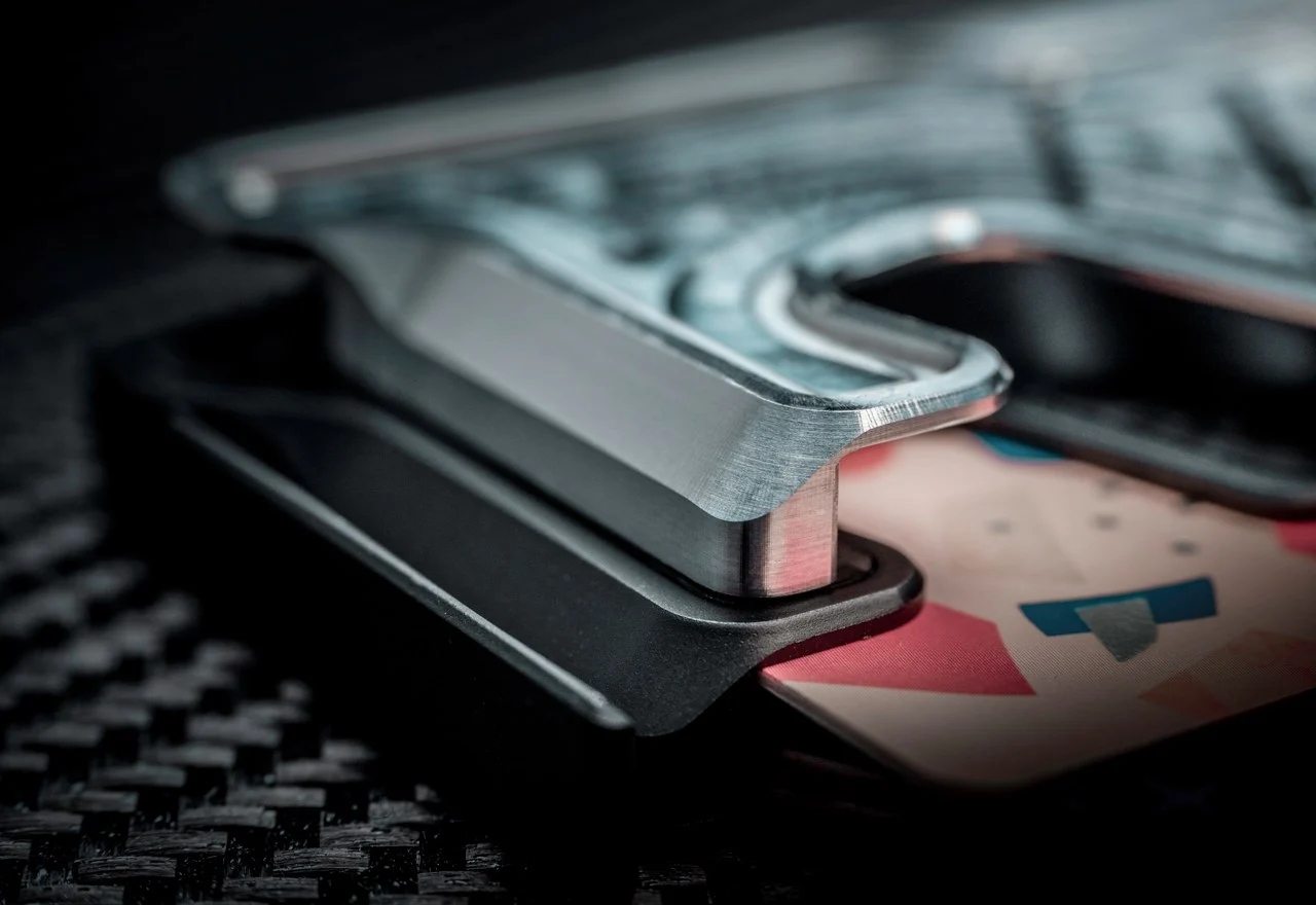 wallet，Aluminium，Fall prevention，Simplicity，Card bag，