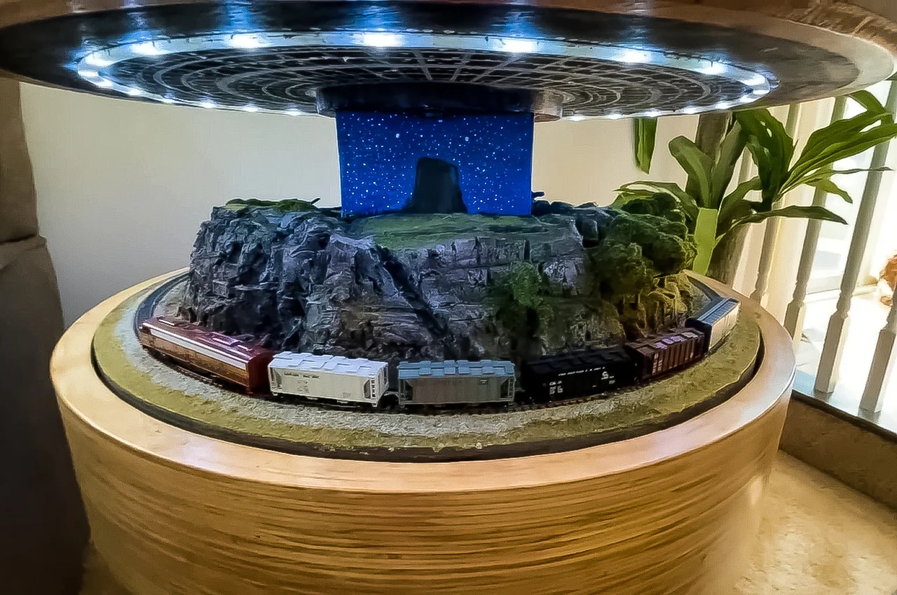 Side table，ornament，train，Hidden，