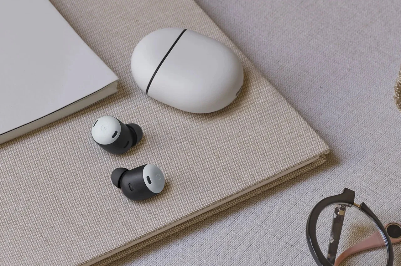 Digital accessories，headset，intelligence，Google，