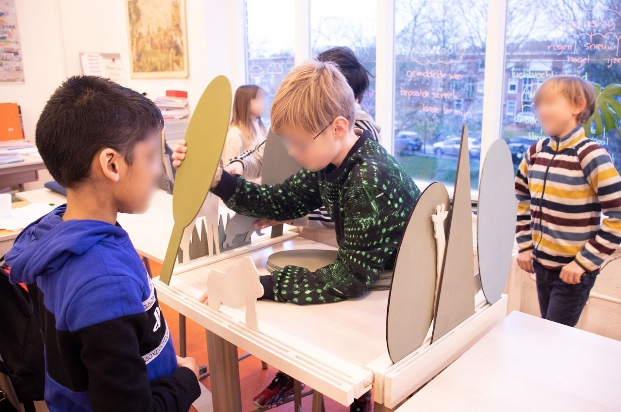 a partition，hyperactivity，practical，Table，Student table，