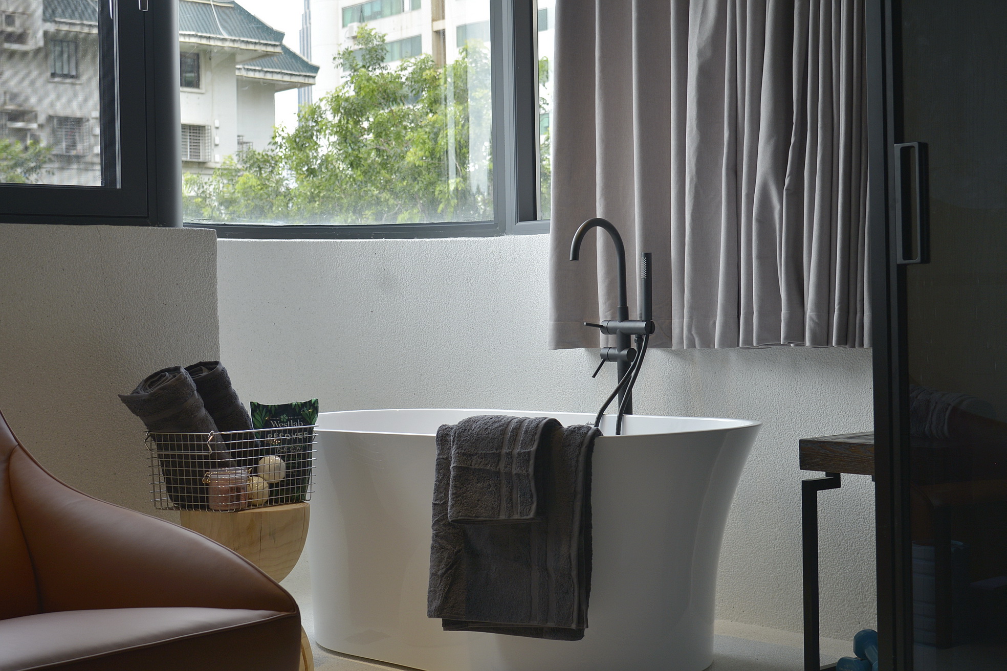 Modern; Plain and elegant; Living room; Dining room; Kitchen; Tea making area，