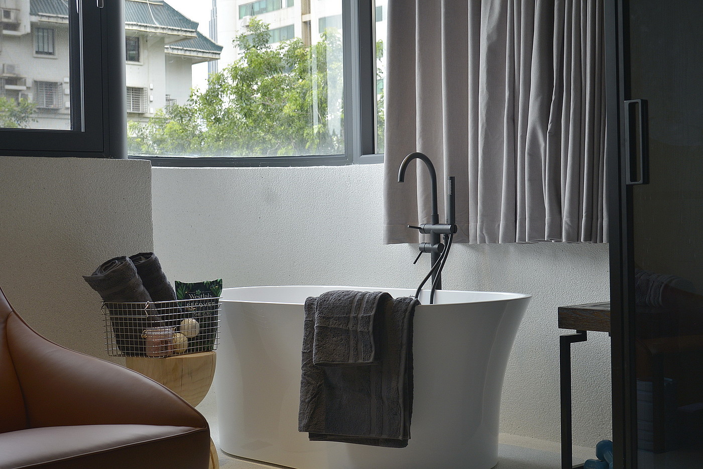 Modern; Plain and elegant; Living room; Dining room; Kitchen; Tea making area，