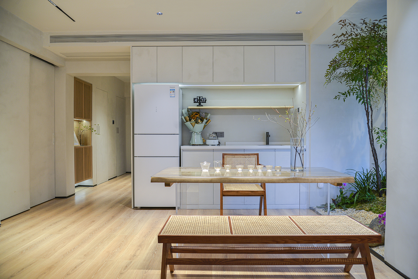 Modern; Living room, dining room; Landscape;，