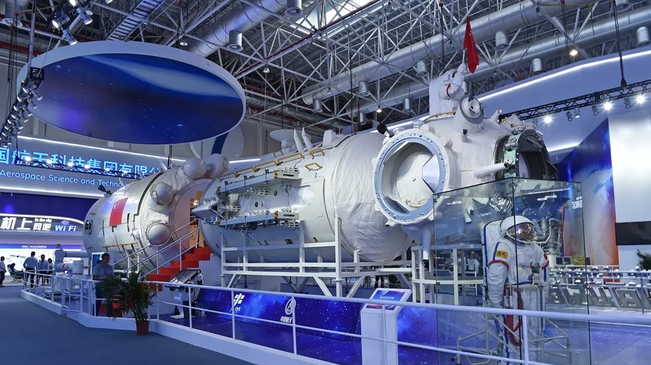 China Space Station Core Module，Sky and Core Compartment，Body stopper，Fitness Equipment，
